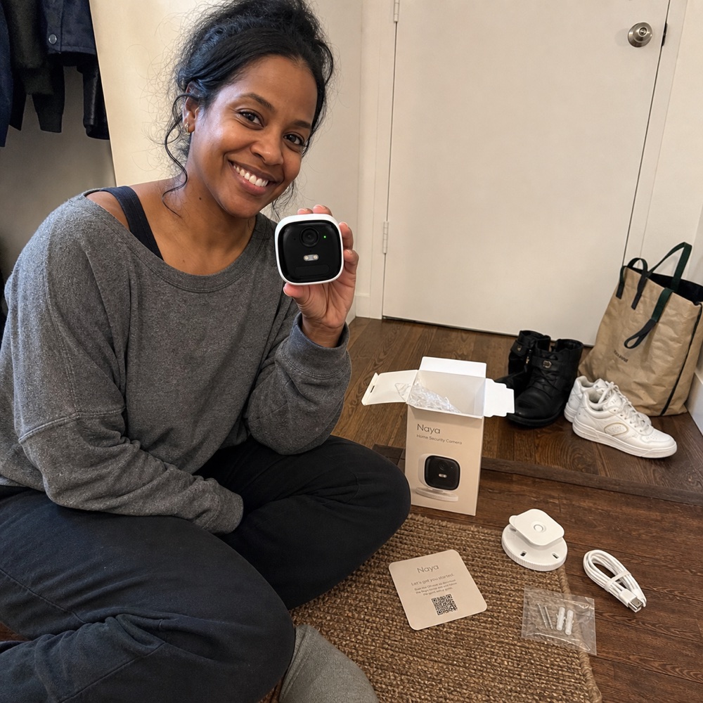 Simone W. with Naya camera